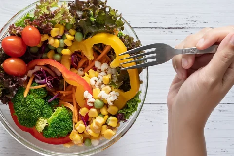 calories-counting-diet-food-control-and-weight-loss-concept-calorie